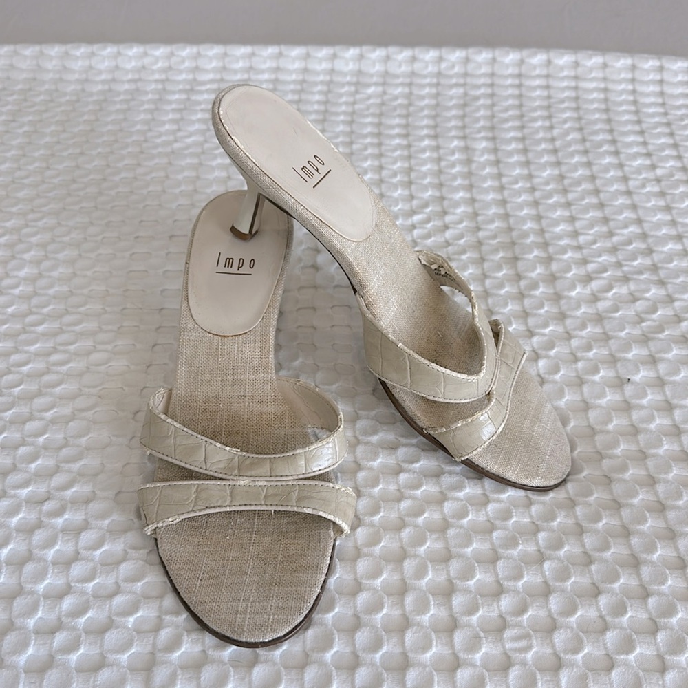 Impo Women’s Kitten Heel Pump Sandals Beige/Cream Summer Slides-Used